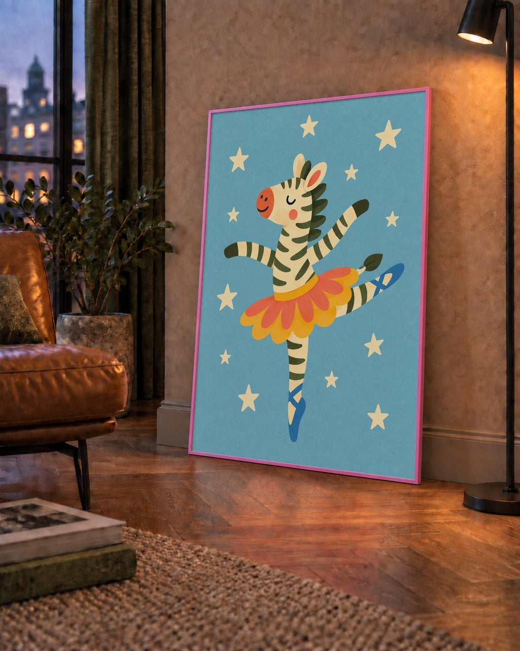 Balerin Zebra ve Yıldızlar Çocuk Odası Poster Sanatı — çerçeveli hâliyle bir ev duvarında