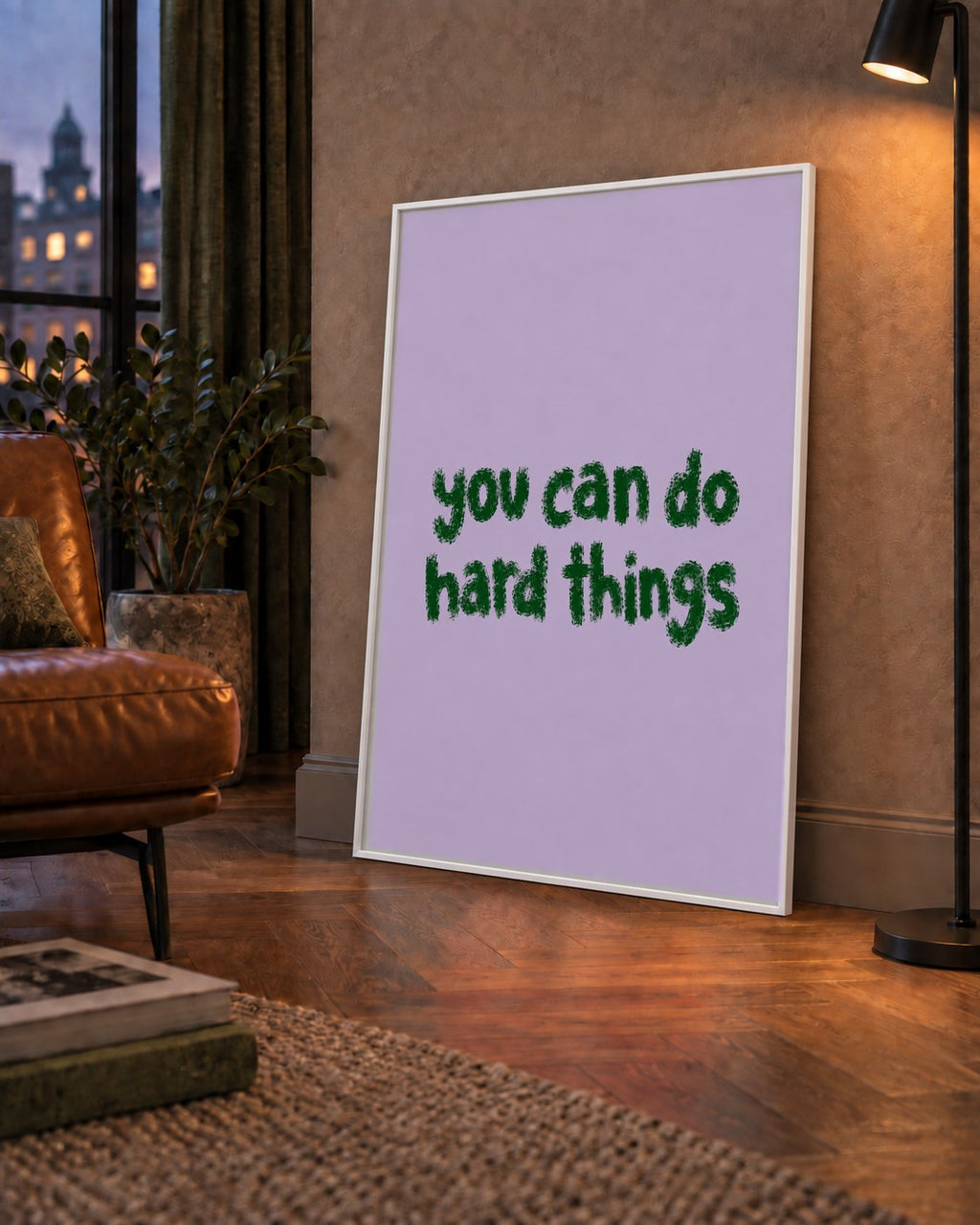 You Can Do Hard Things – Motivasyon Tipografi Poster — çerçeveli hâliyle bir ev duvarında
